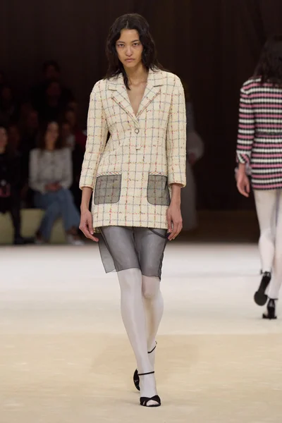 Look 25